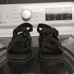 Uniqlo Black Sandals